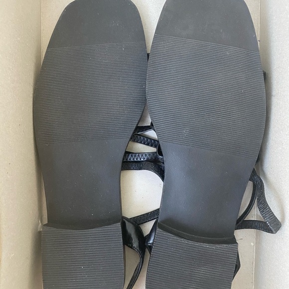 CLASSY STRAPPY SANDALS 90s STYLE $13 - Picture 2 of 2